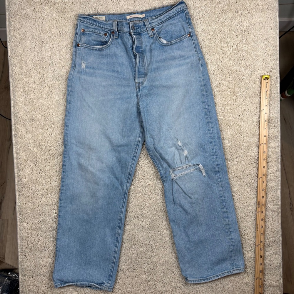 Levis Premium Ribcage Straight Leg Jeans Light Wash Distressed Size 31 High Rise